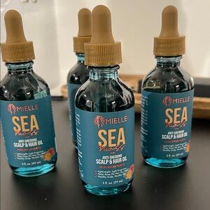 🧜🏾‍♀️ 🔱 Sea Moss Anti-Shedding Scalp & Hair Oil 
(4 bottles) w/ FREE SHIPPING